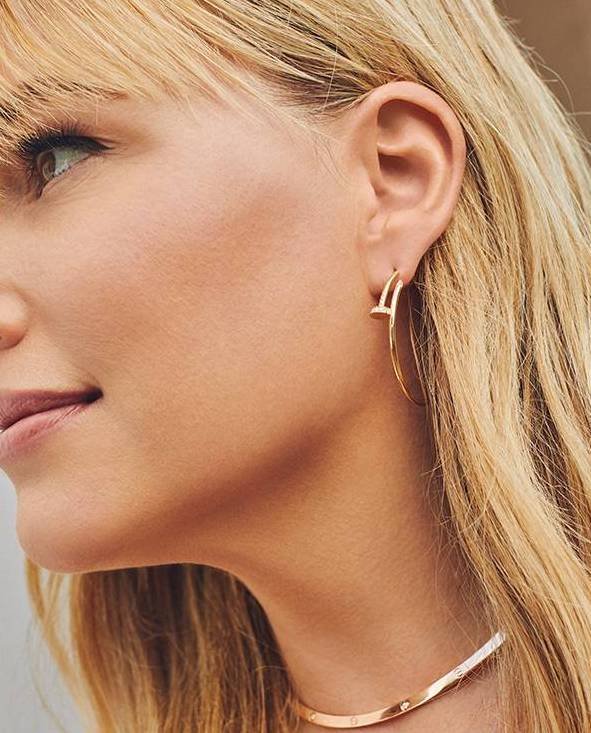 Hillary Kerr In the Cartier Icons