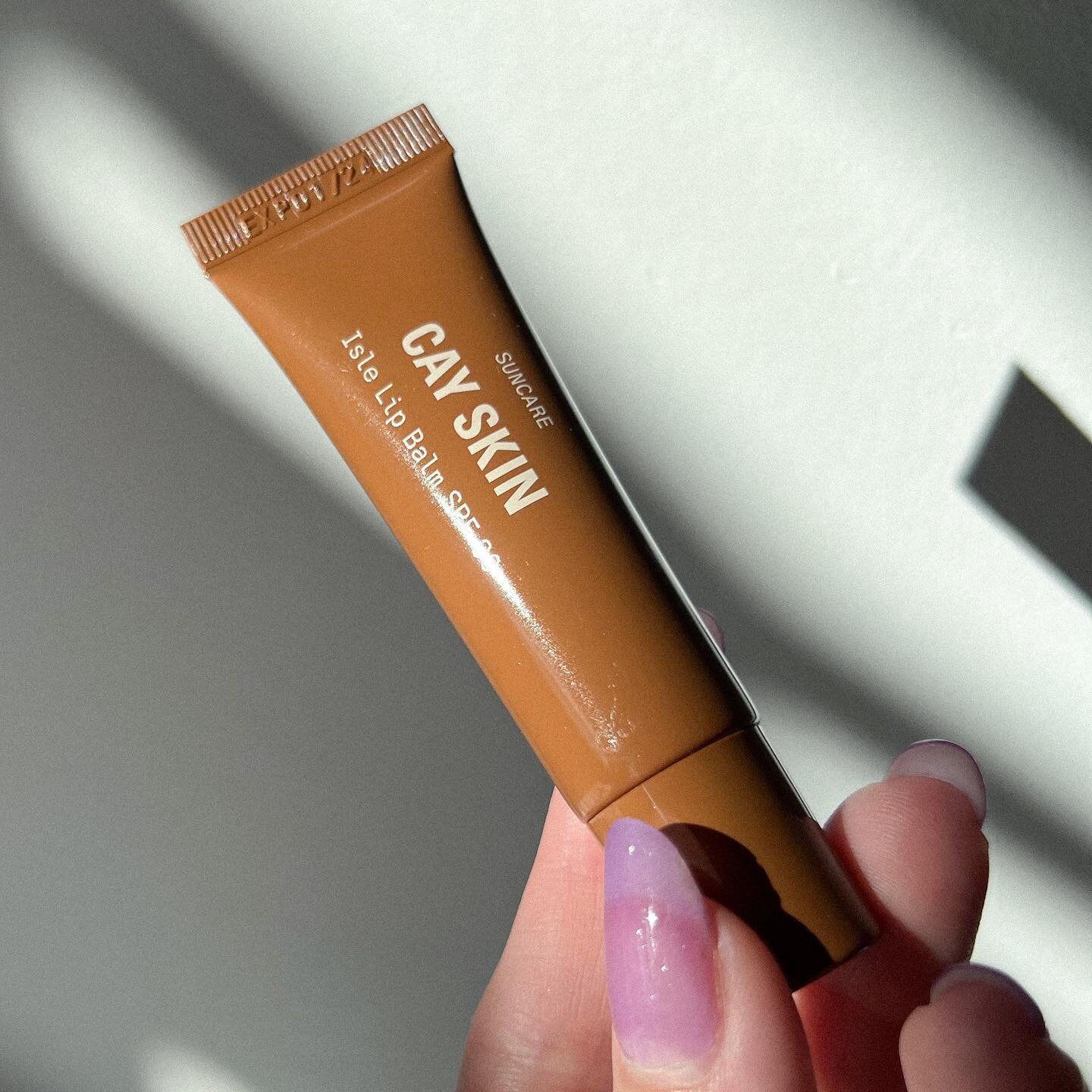 summer essential

I bought this on a whim during the last @sephora sale and I am so glad that I did! It feels so good on the lips and the applicator is a rubber texture that doesn&rsquo;t seem to collect product as much after use than others, which i