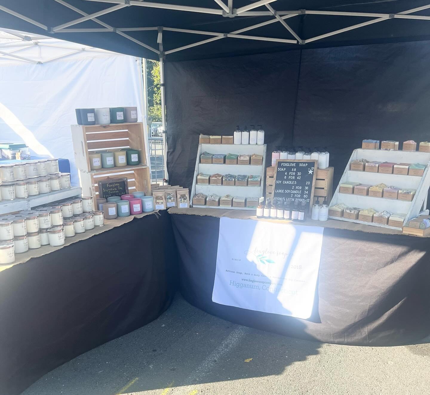 We are all set up at @southingtonahf with all of your favorite goodies!! 🍎 

It&rsquo;s a gorgeous day! ☀️ Shop local! 🍃🍎🍃

#applefest #fall #fallvibes #candleshop #soapshop #ctmade #supportlocal #southingtonct #appleharvest