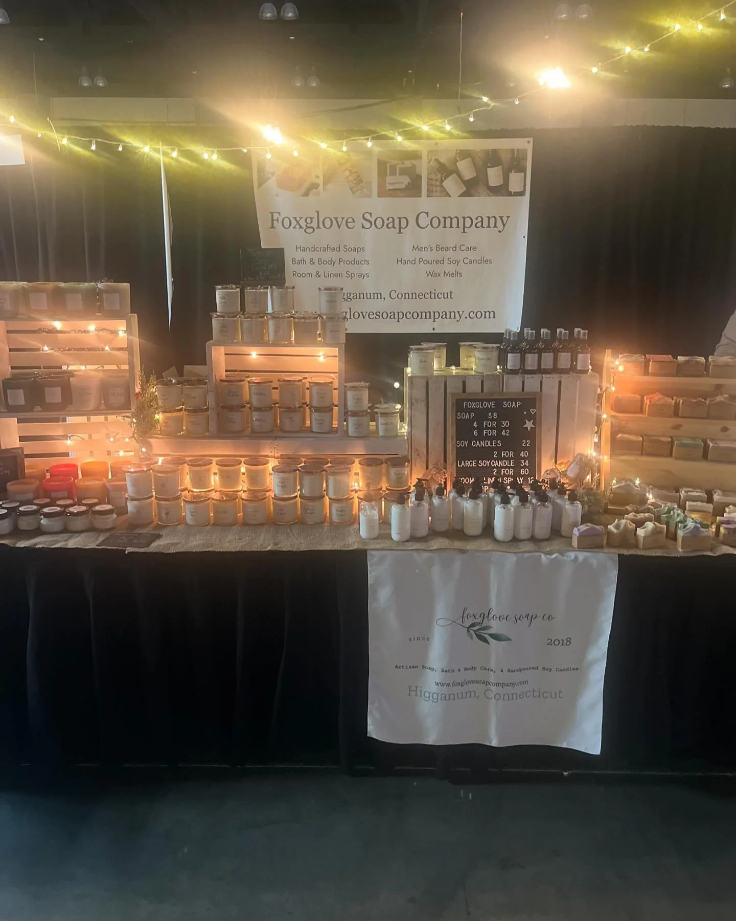 We are all set up @glow_hartford 😃! Come visit us! Grinch approved 😉

#soap #handmade #holiday #shoplocal #glow #candleshop #candles #soycandles #smallbusinesssaturday #supportsmallbusiness #christmascheer