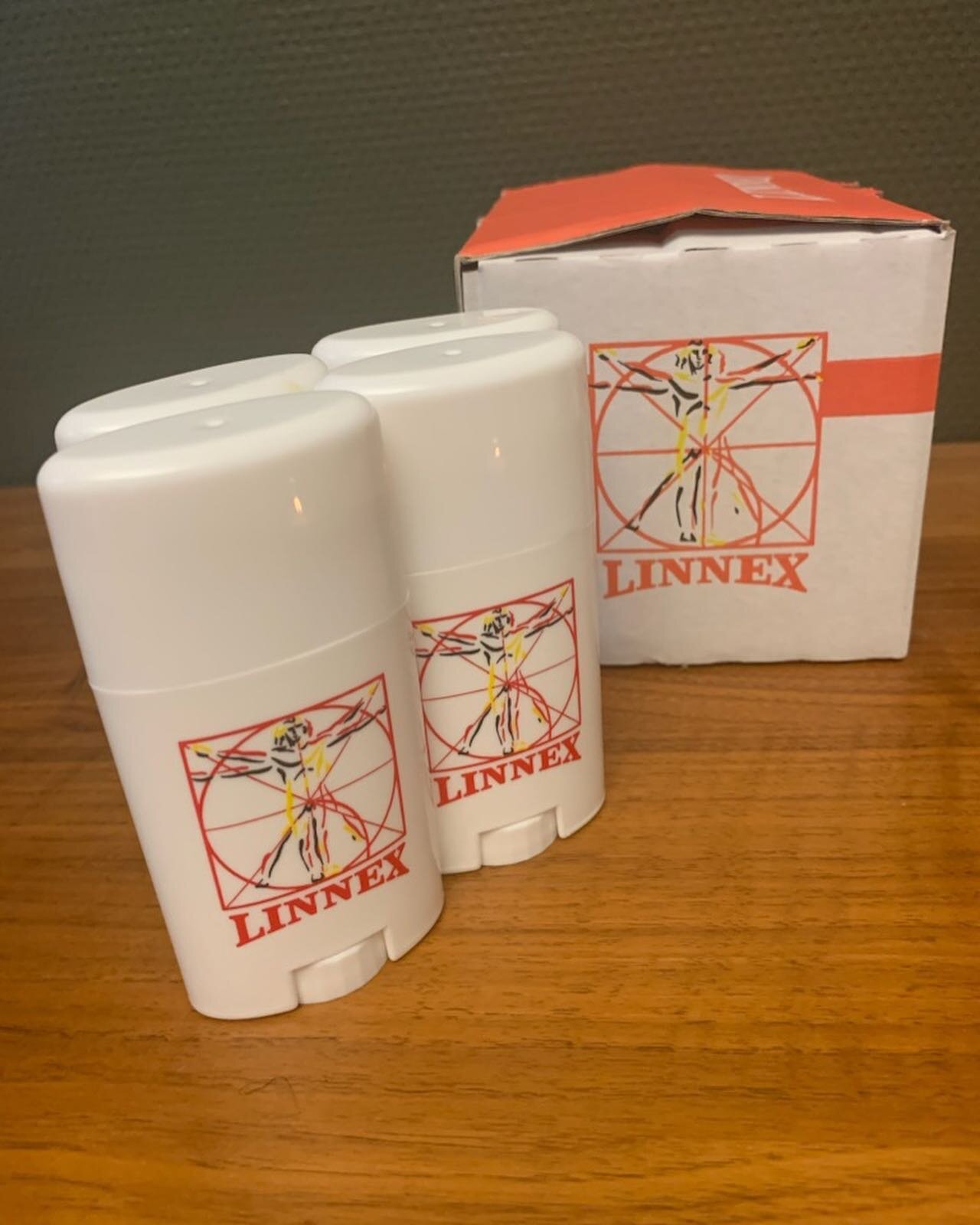 Her en noen av produktene vi naprapatene selger p&aring; klinikken 🤩 Linnex varmestift,- genial p&aring; stive og vonde muskler. Den har b&aring;de smertestillende og betennelsesdempende effekt..💪🏻
Super-feet innleggss&aring;ler.. Ca 75% av befolk