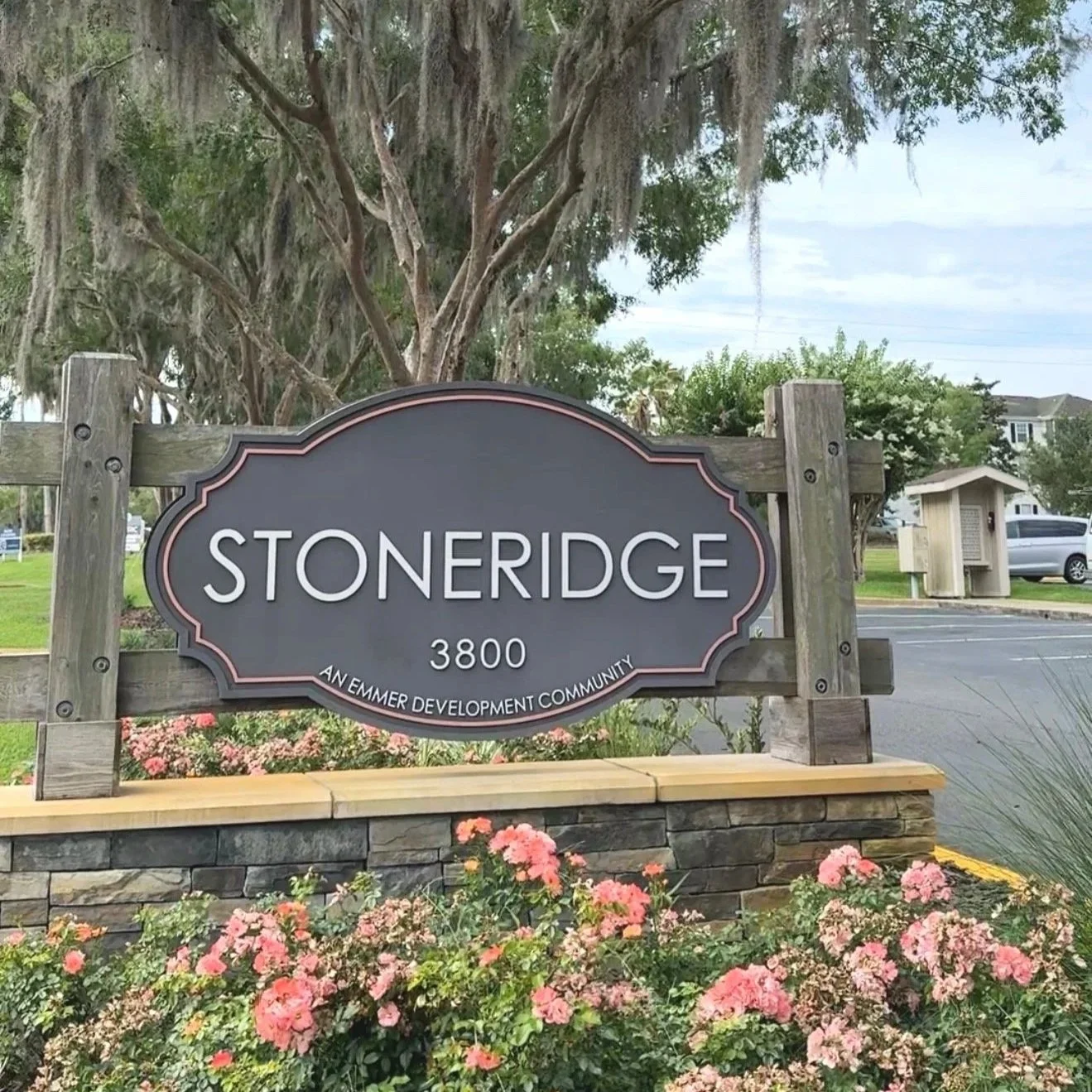 Monument sign at one of the entrances to Stoneridge Apartments, an Emmer Development Community