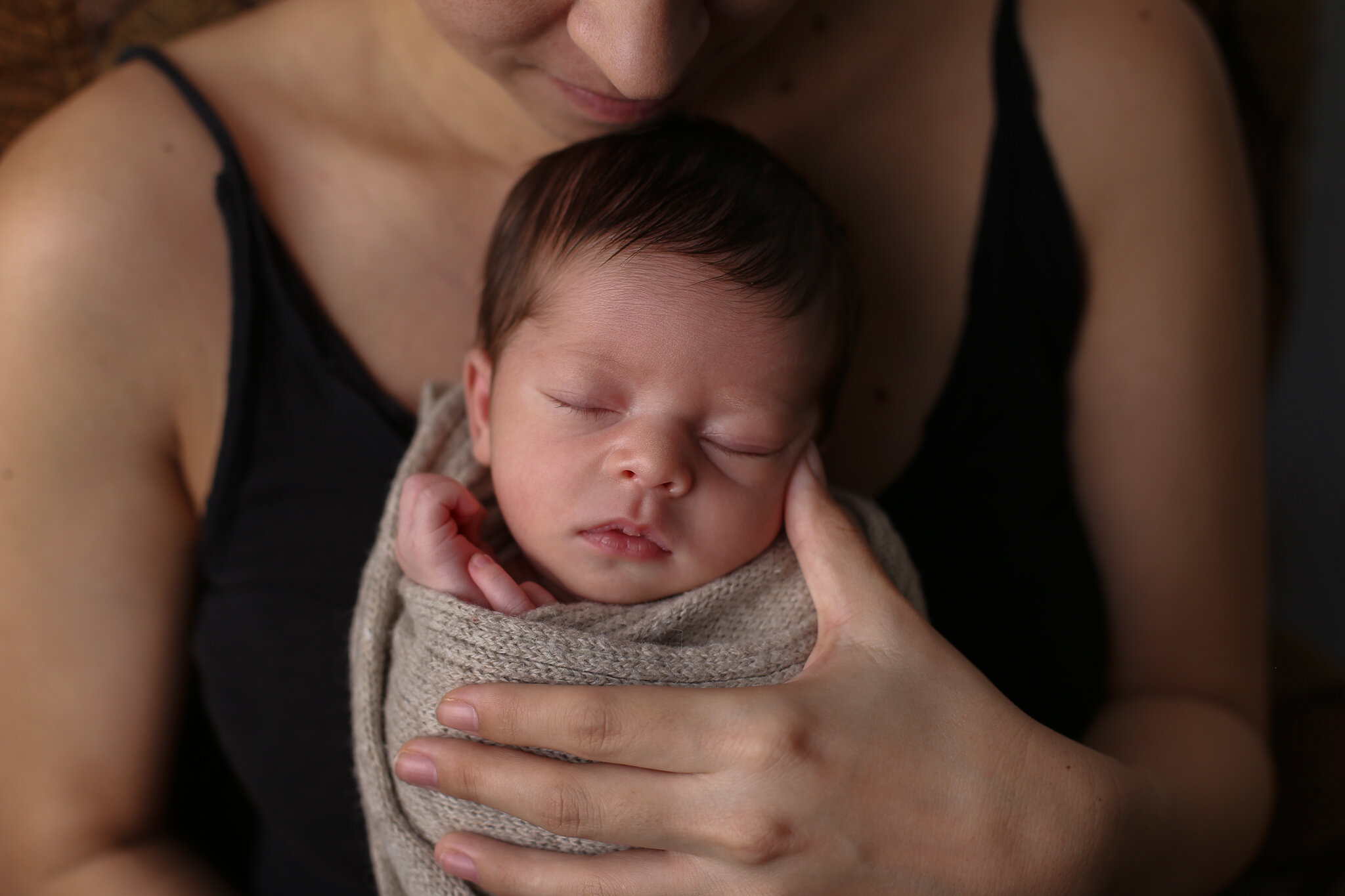 Guide to taking newborn photos at Home by San Diego newborn Photographer, L Rose