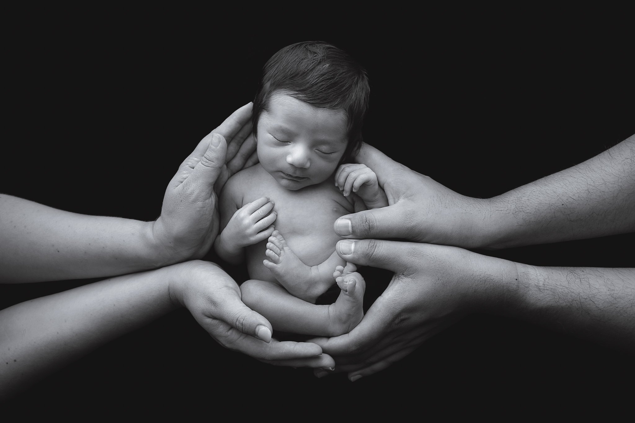 San Diego-Newborn-black and white-photography.jpg