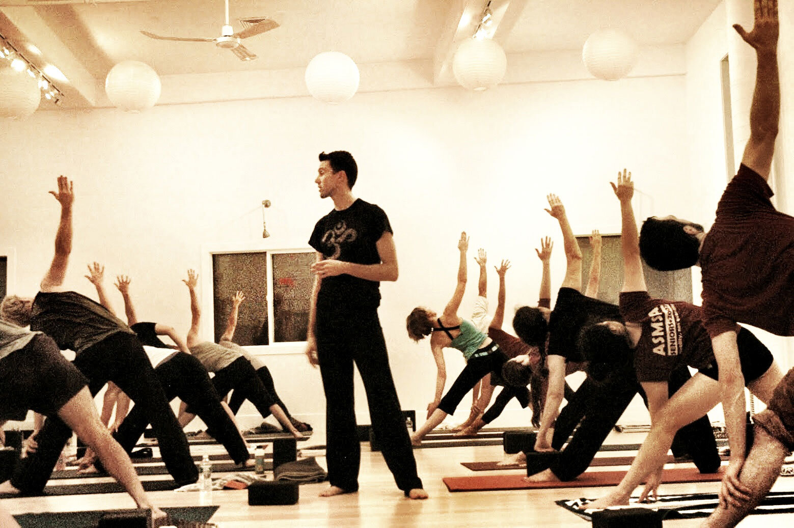 jp-yoga-group-instructor.jpg