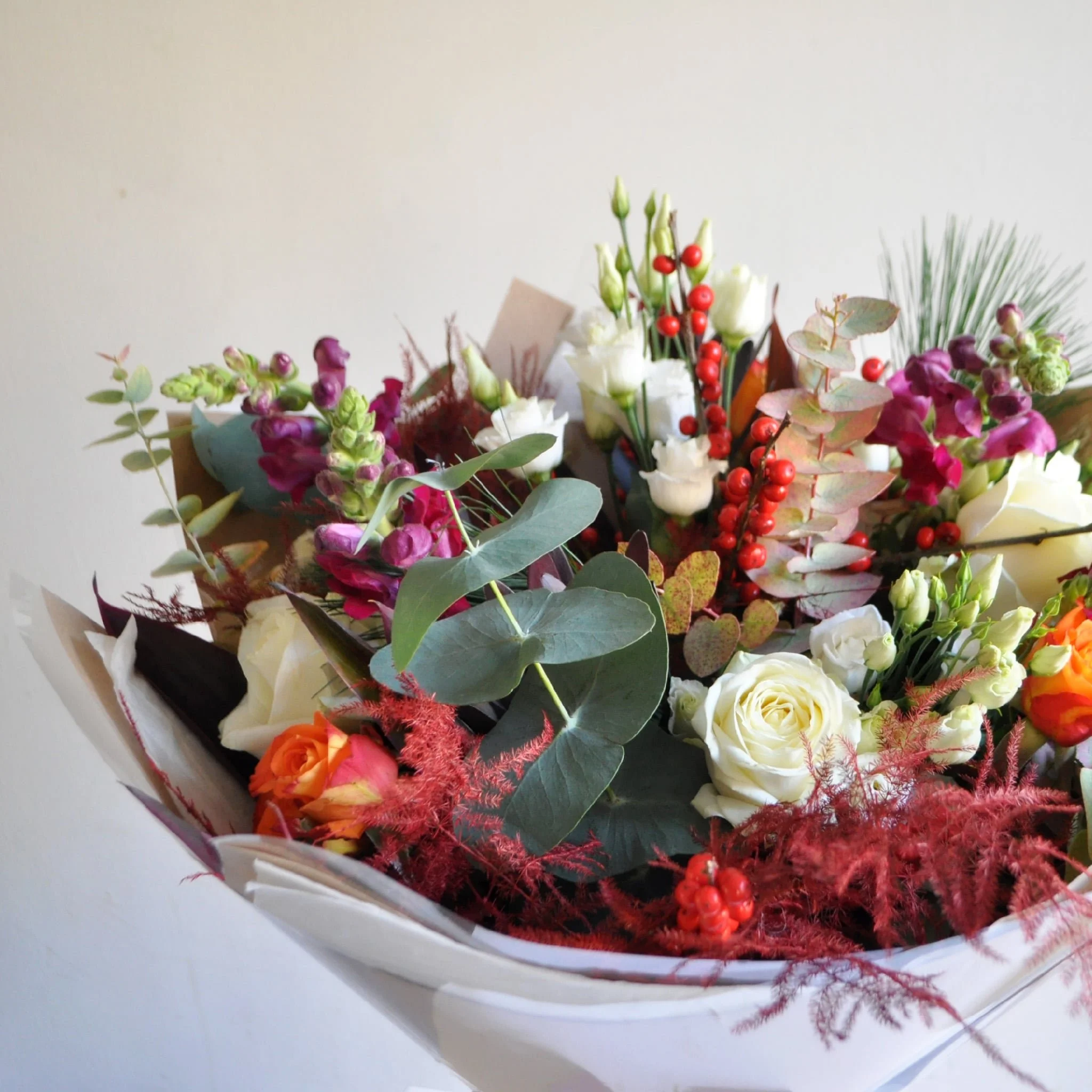 Glasgow-Flower-Delivery-Christmas-Bouquet-free-min.jpg