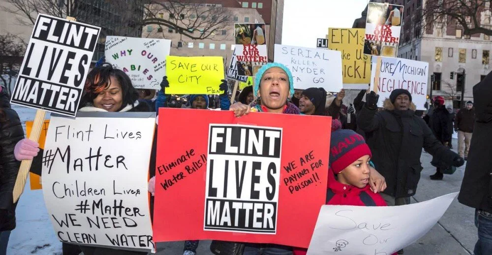 Honey Buns, Smoke and Murky Water in the Hood: On Race, Environmental Racism and Food Aparteid