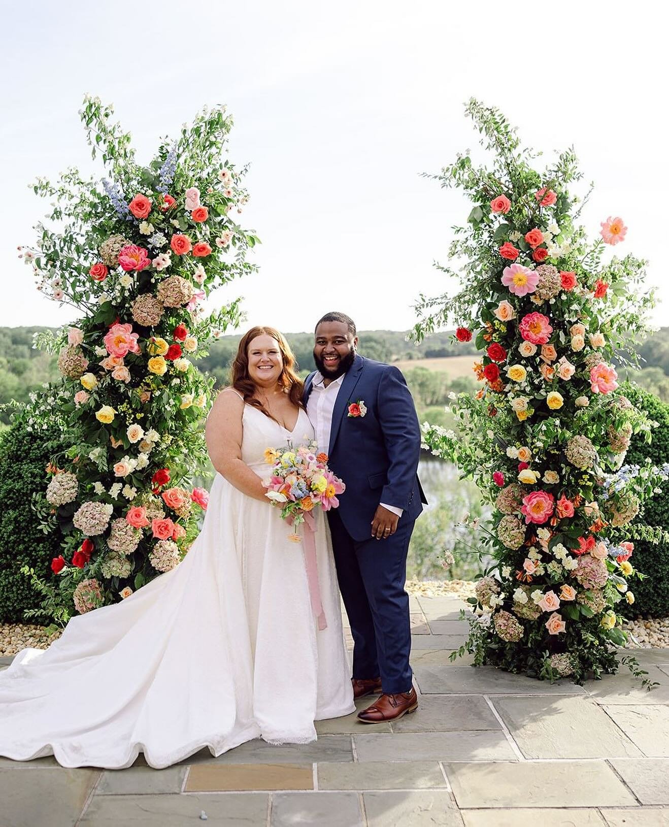 still reeling from last weekend&rsquo;s wedding celebrating the lee&rsquo;s ✨️ @nickimetcalfphotography 
.
.
.
venue: @estateatriverrun 
florals: @fleuressencefloraldesign 
beauty: @amandaperry.hair.airbrush