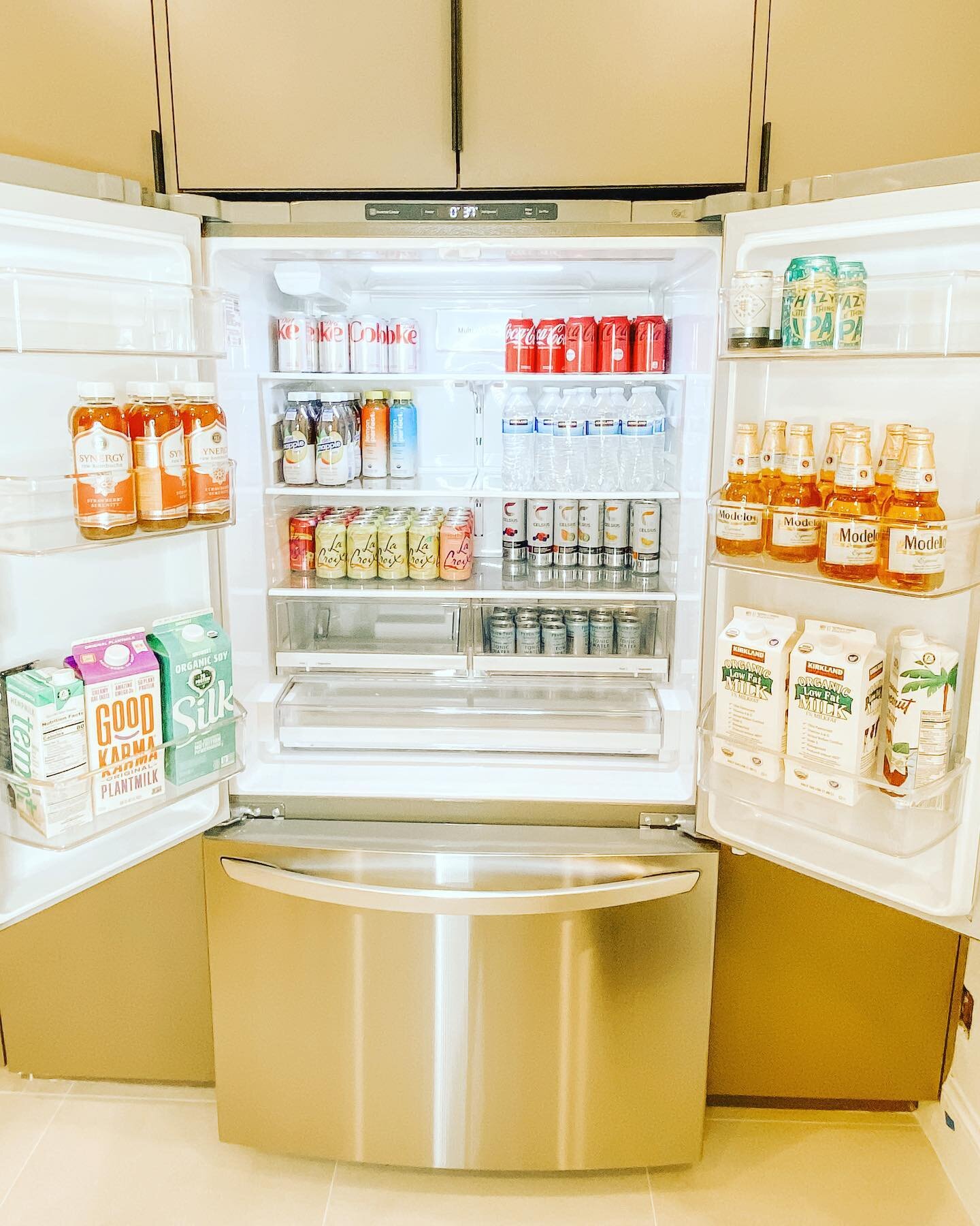 Now tell me this doesn&rsquo;t make you want a designated drink fridge in your house!?!

#fridgeorganization
#fridgegoals 
#kitchenorganization 
#kitchenorganizationideas 
#refrigeratororganization