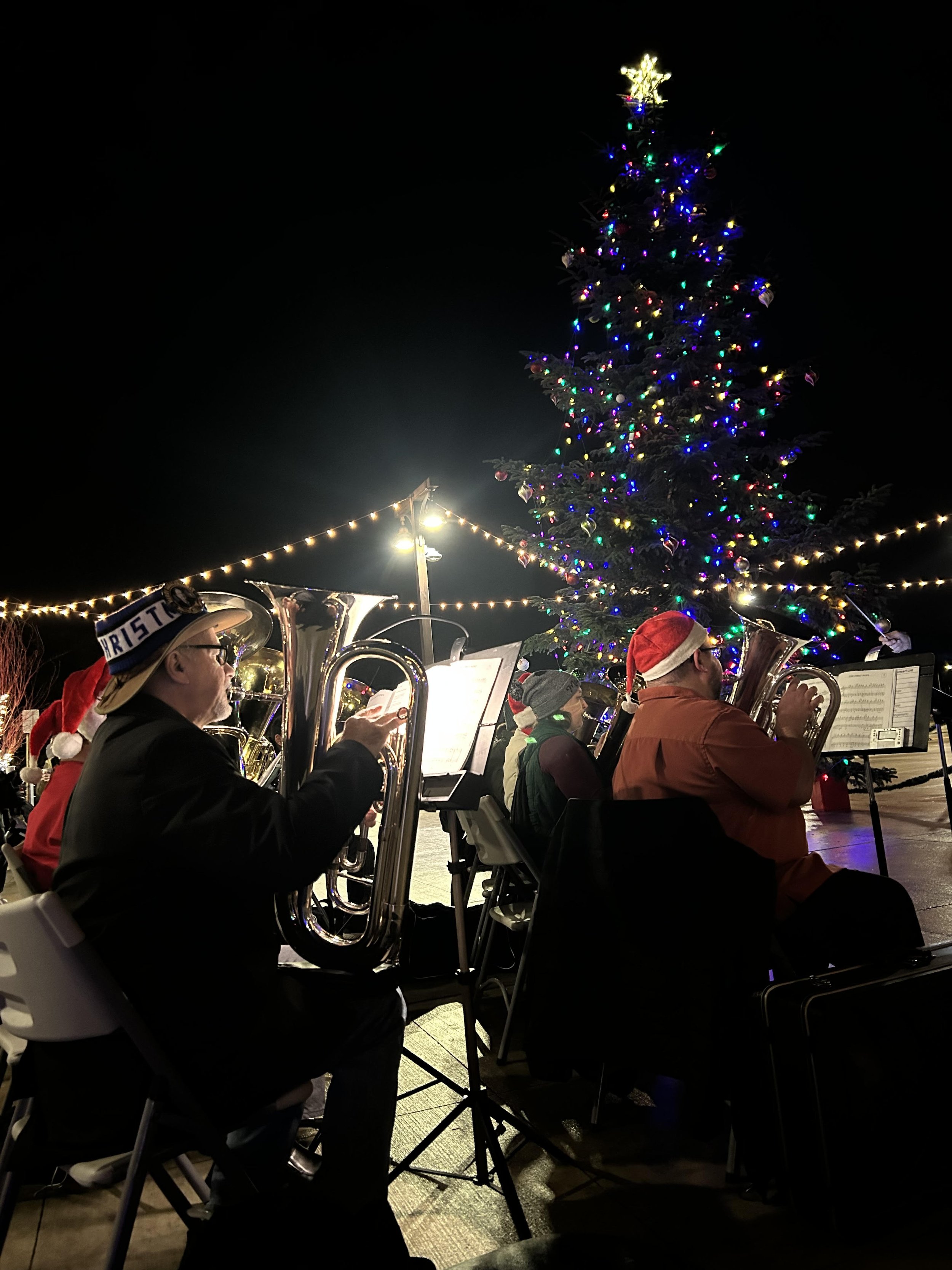 LakeStevensTubaXmas6.jpg