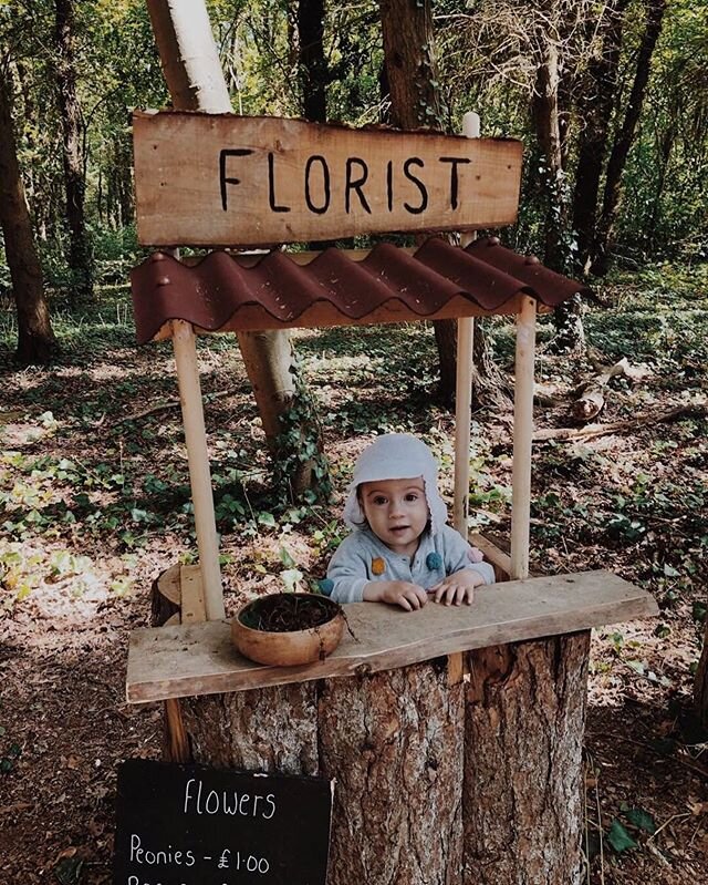 In love with this little one, her first ever play in Lizzie&rsquo;s Way 😍@adamjervis.photography #letthemplay #isleofwight #imagination #earlyyears #outdoorplay