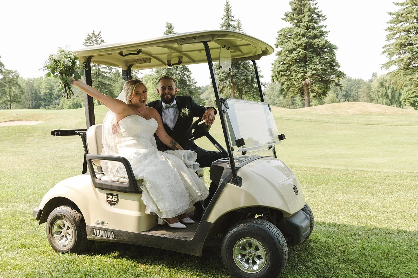 Couples, take note! Enjoy a 10% discount on Fedora Media’s regular packages exclusively for @dundeecountryclub clients. Let’s capture your beautiful day together!
#SpecialSavings #WeddingPhotos #DundeeGolfClub #CherishedMoments