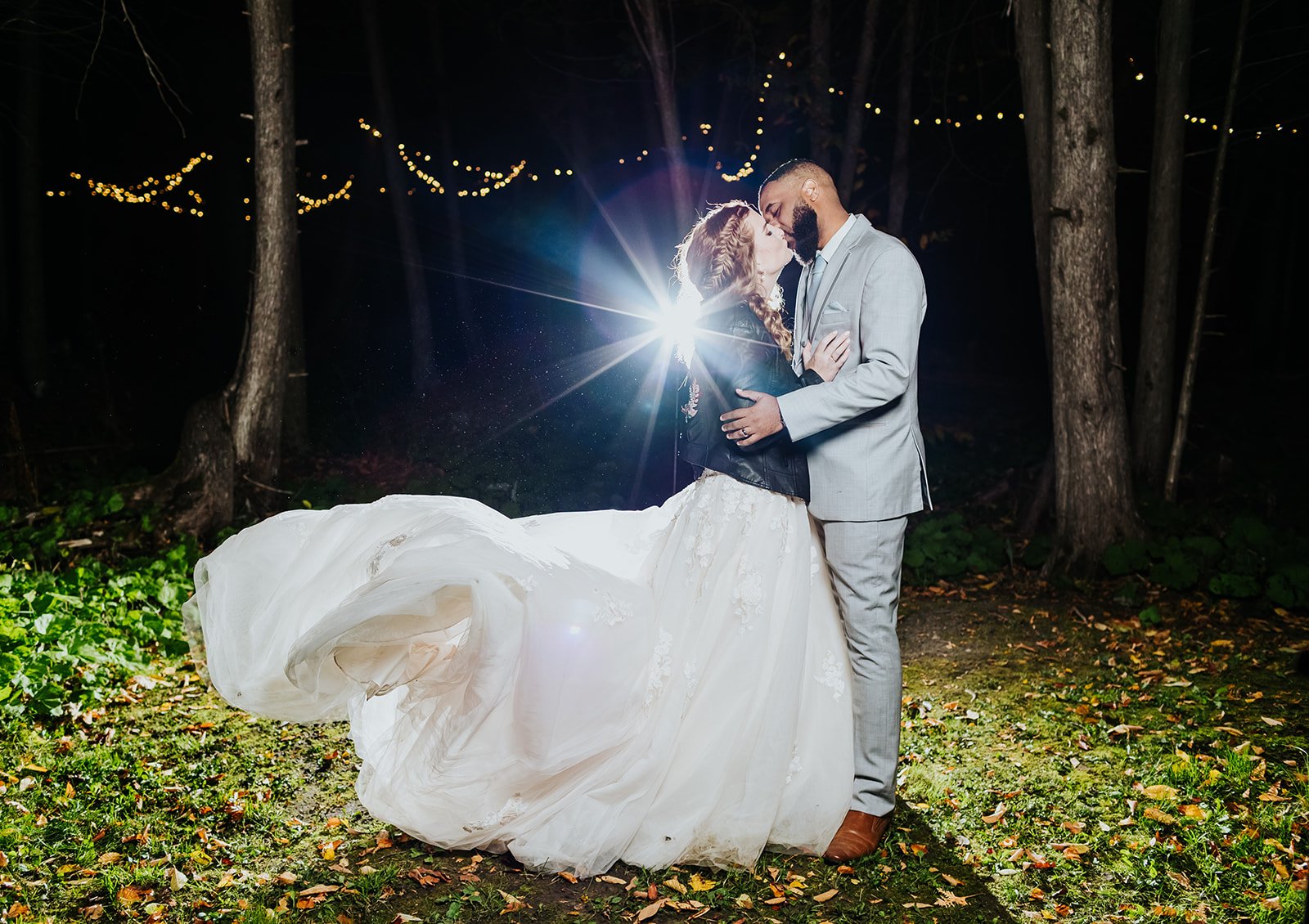 Nighttime wedding photoshoot with amazing photos by fedora media.jpg