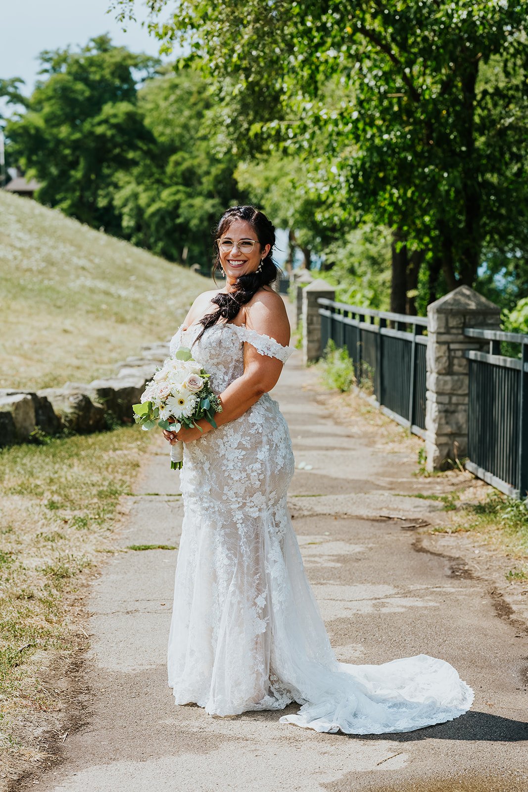 Bride holding a bouquet photo by Fedora Media.jpg