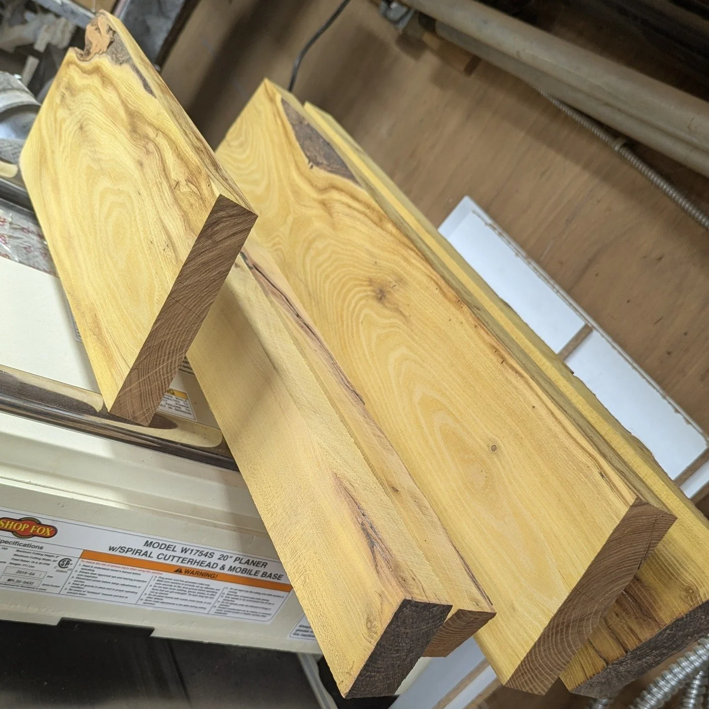 Freshly milled Osage orange from the shop 🌳
This stuff is dense, incredibly durable, and that golden color only gets richer with time. Hard on tools, but worth every pass through the planer. Can&rsquo;t wait to see what these boards turn into.

#osa
