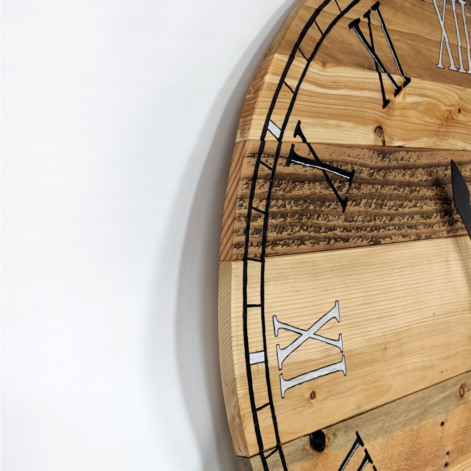 pallet wood clock