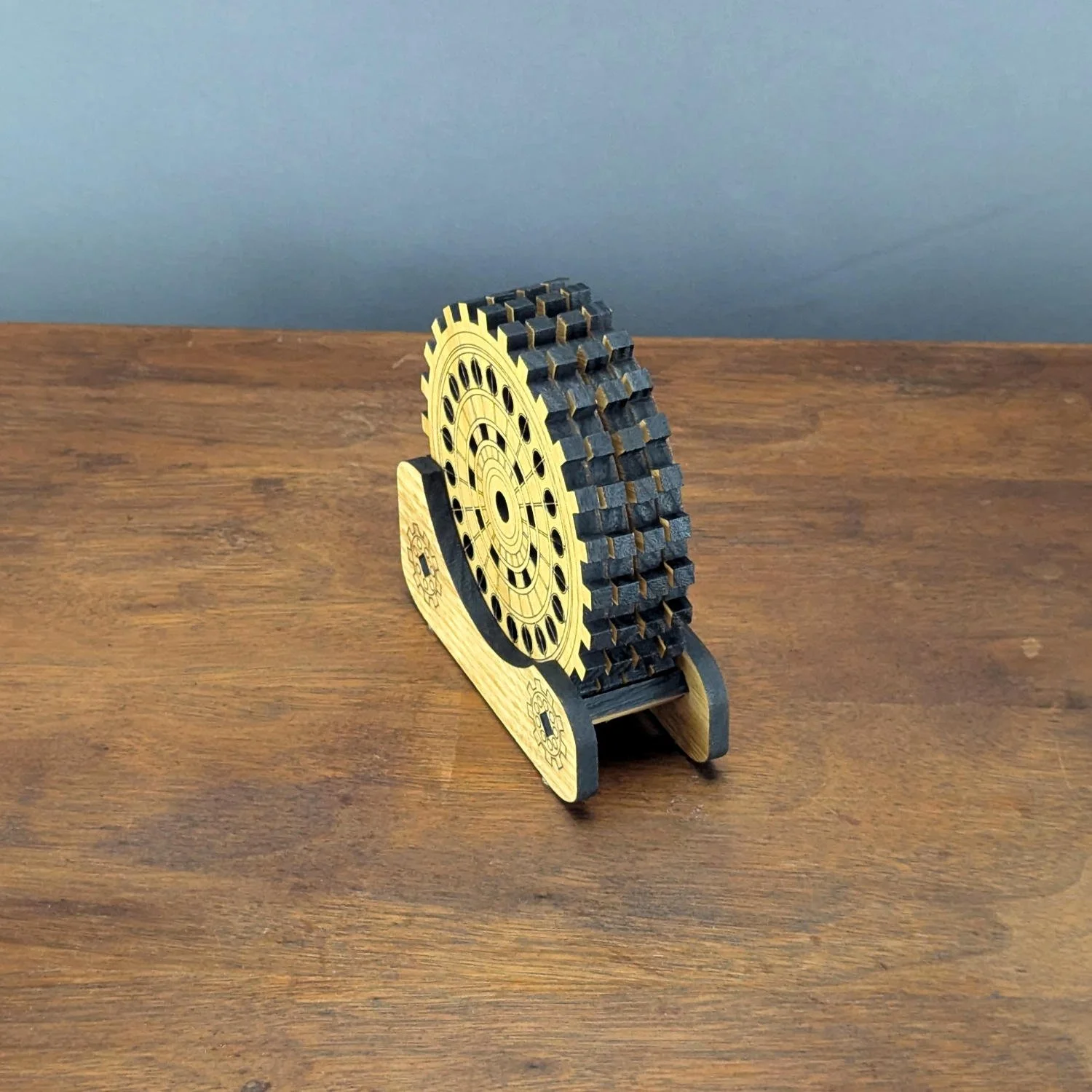 Display stand for round gear-pattern coasters