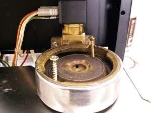 Hardened 8mm thick gaskets in 58mm group machines are best extracted using self-tapping woodscrews.