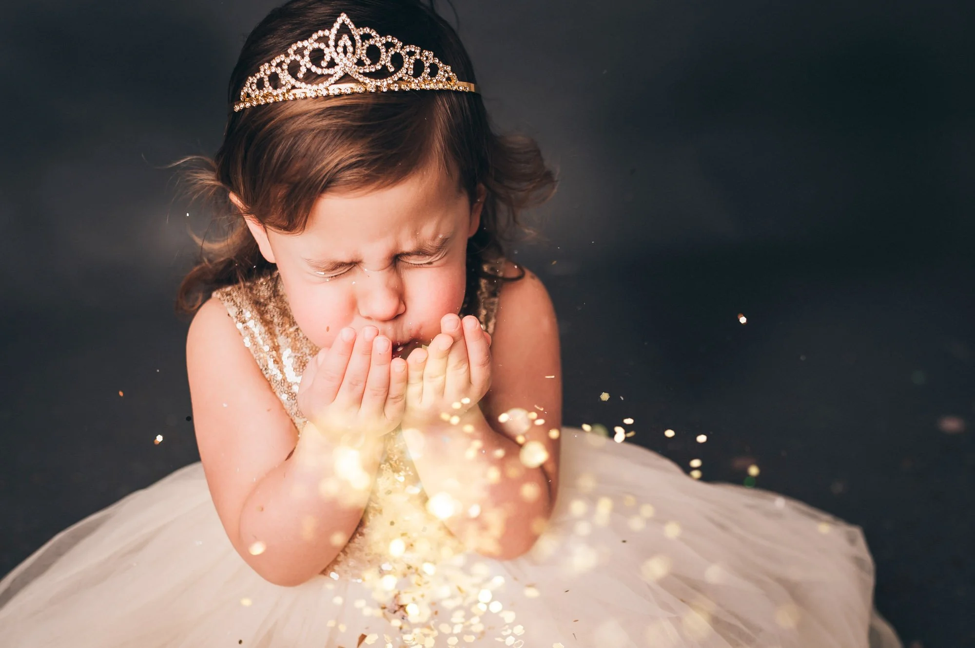 Glitter Photoshoot: Ideas, Poses and Tips 