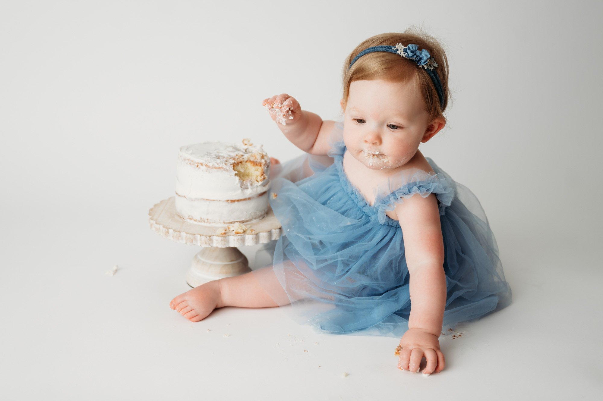 one-year-cake-smash-girl-first-birthday-indianapolis-fishers-photographer-28-2.jpg