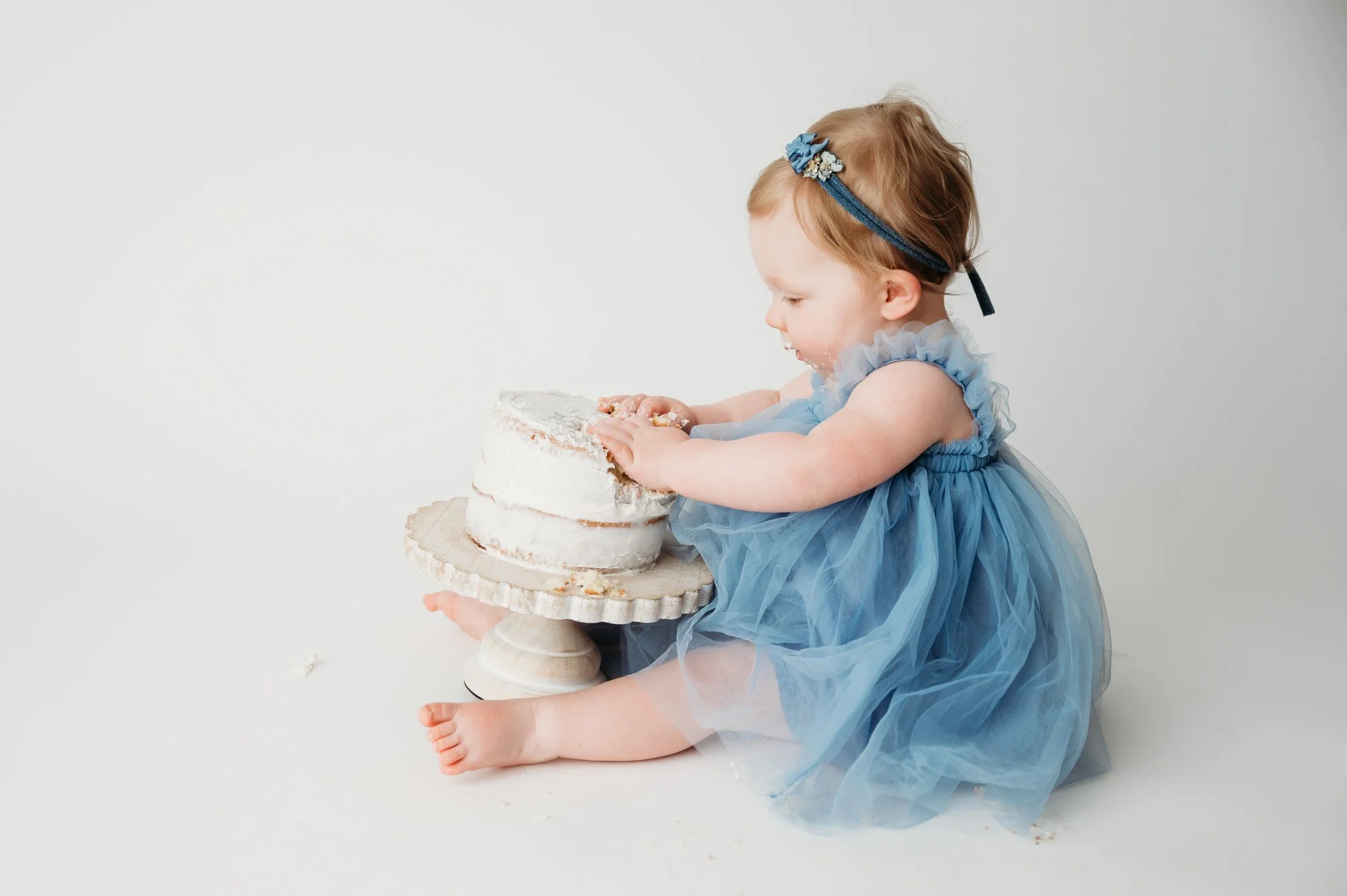 one-year-cake-smash-girl-first-birthday-indianapolis-fishers-photographer-27-2.jpg