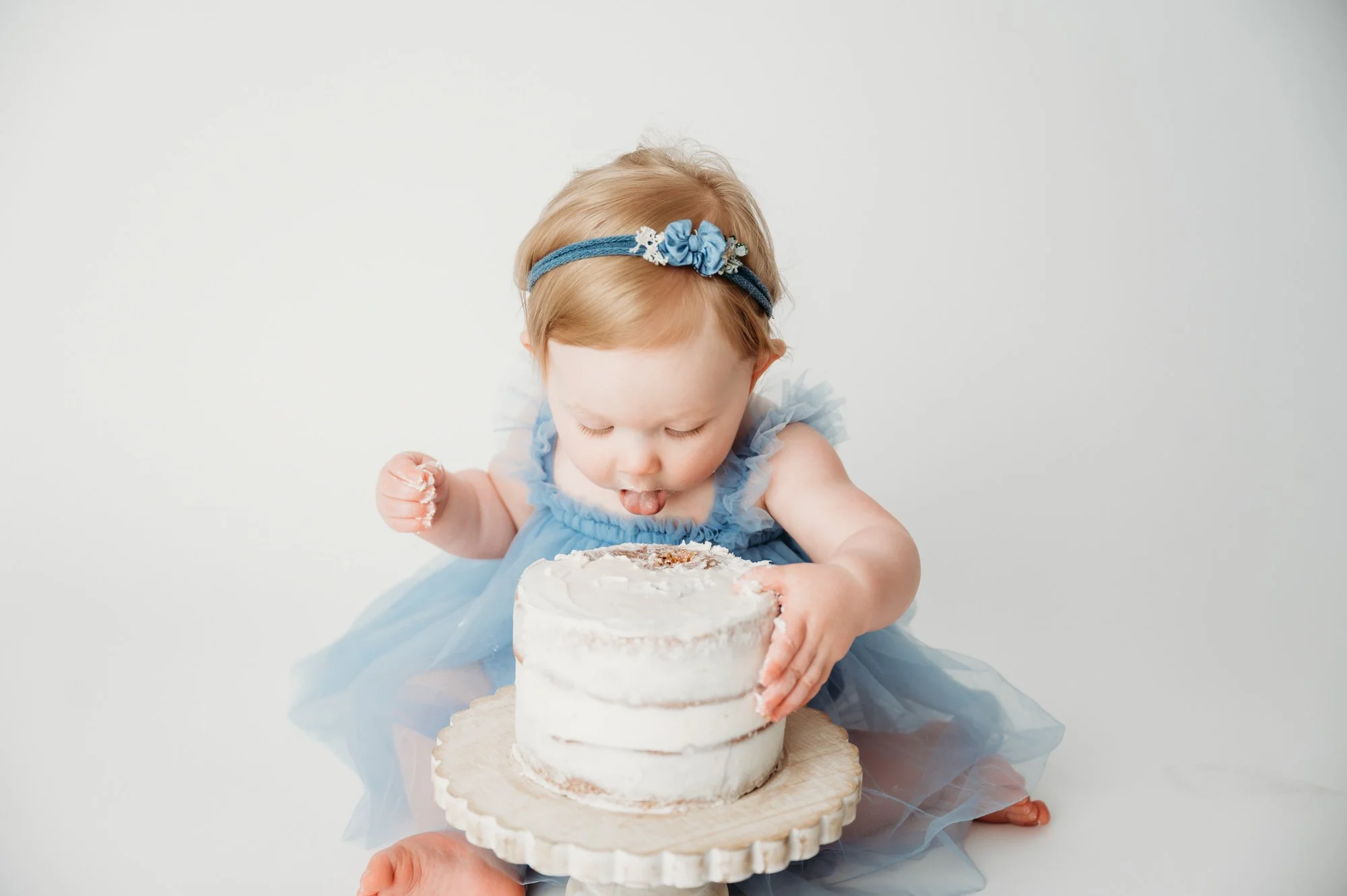 one-year-cake-smash-girl-first-birthday-indianapolis-fishers-photographer-25-2.jpg