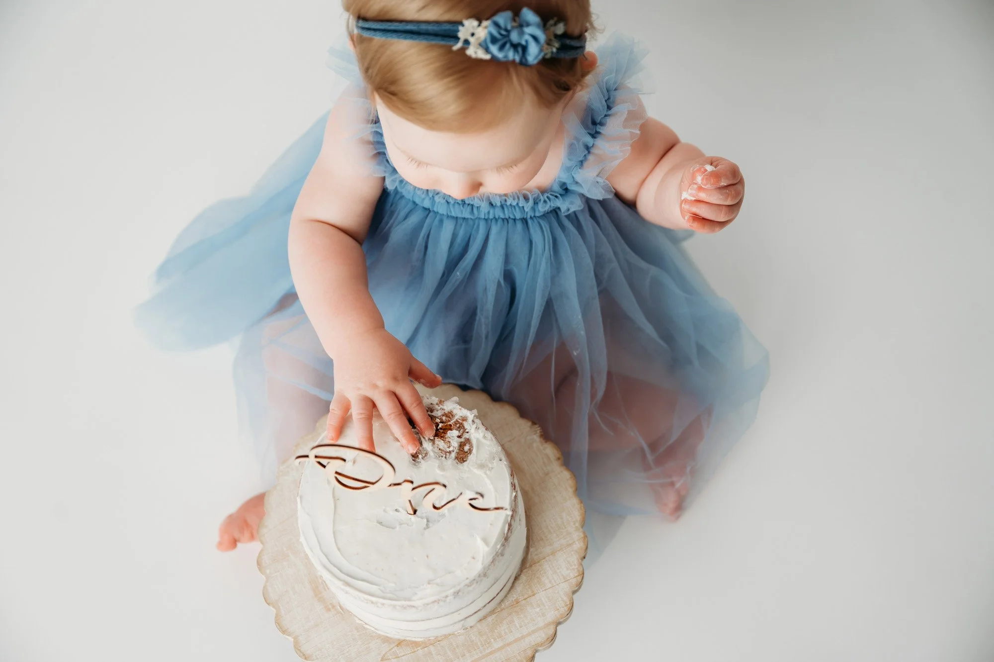 one-year-cake-smash-girl-first-birthday-indianapolis-fishers-photographer-22-2.jpg