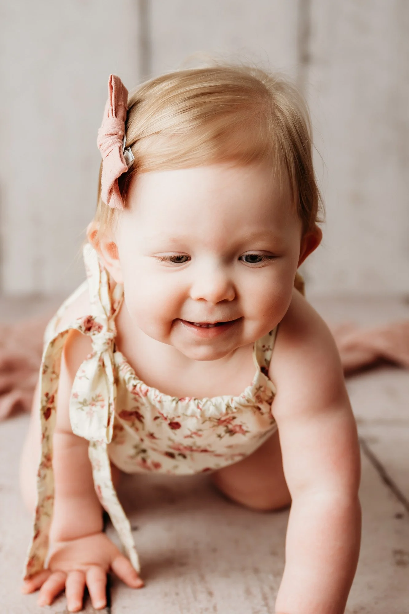 one-year-cake-smash-girl-first-birthday-indianapolis-fishers-photographer-19-2.jpg