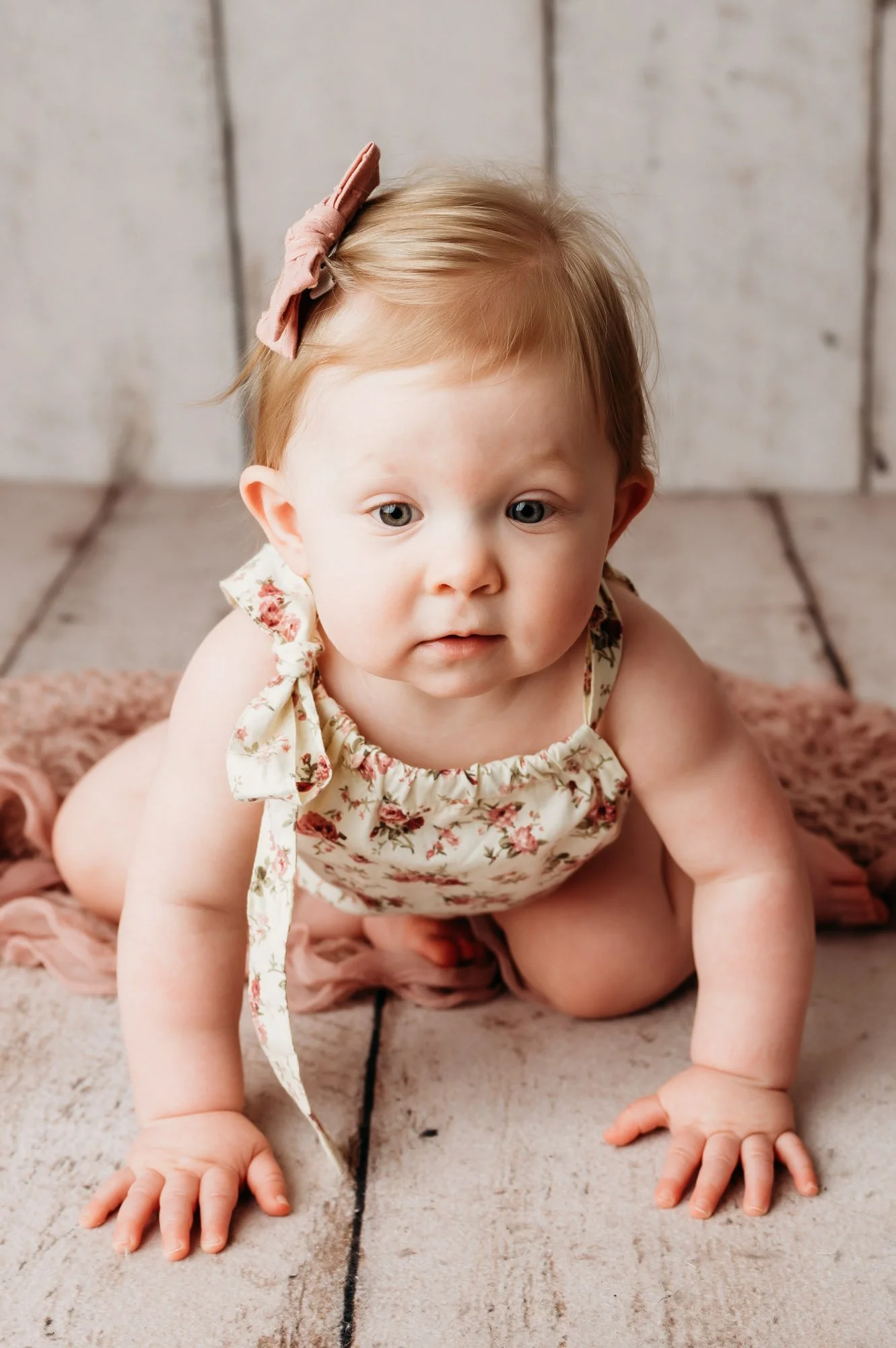 one-year-cake-smash-girl-first-birthday-indianapolis-fishers-photographer-18-2.jpg
