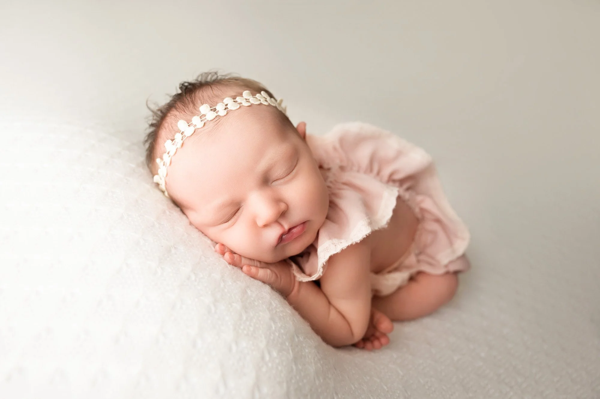 newborn-studio-girl-pink-indianapolis-fishers-photographer-4.jpg
