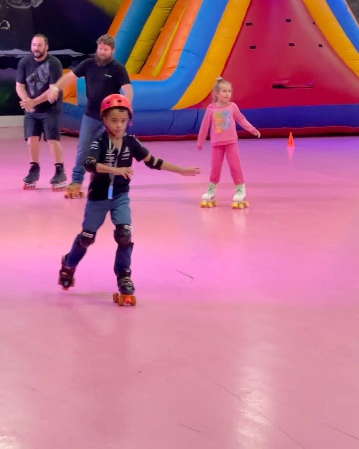 Oh to be a kid again&hellip;#7yearsold #rollerskating #funtimes #LovemyLittleSister