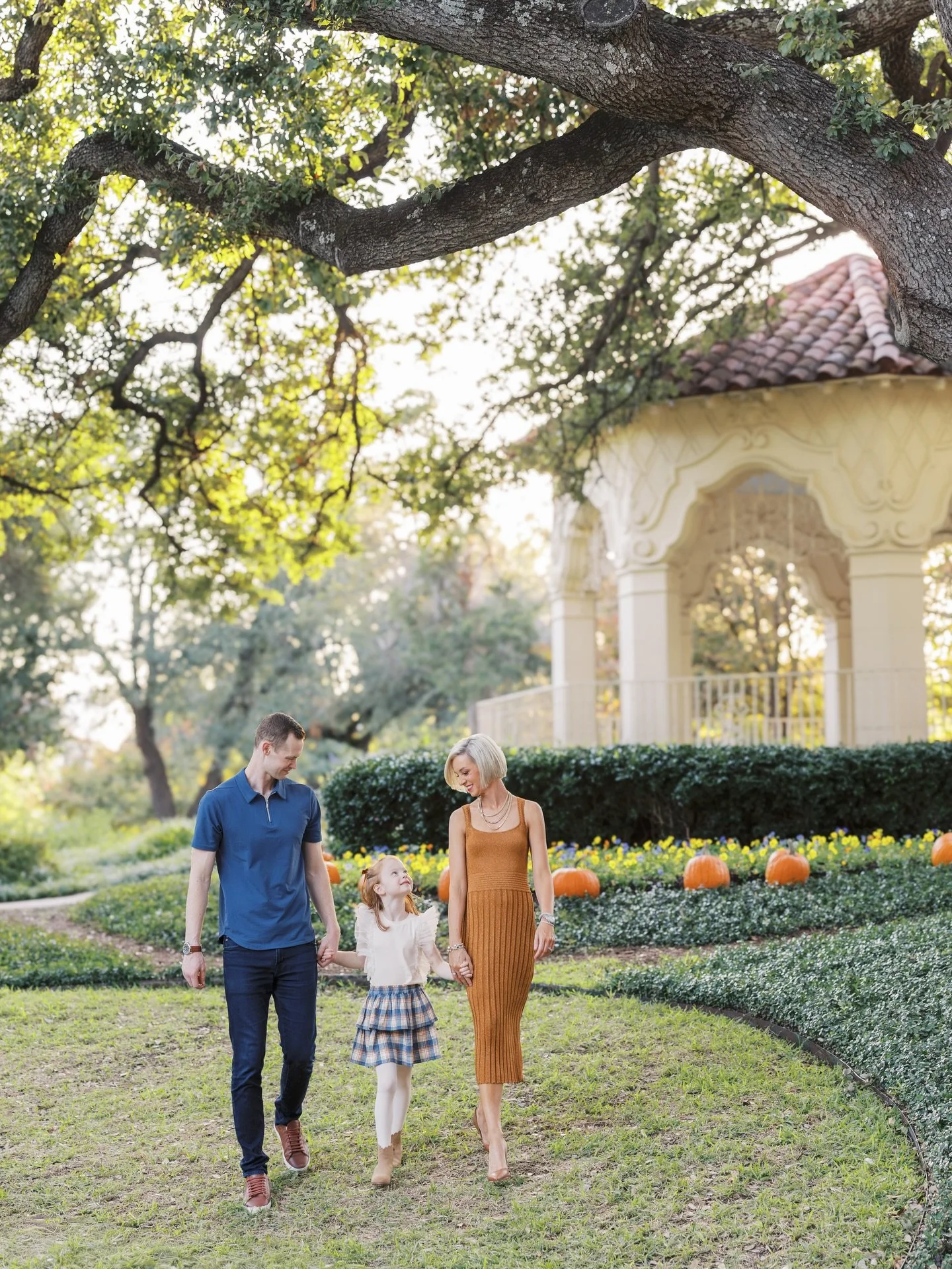 How grateful I am for this sweet family 🤍 It&rsquo;s  always a honor to photograph my favorite families year after year!!!