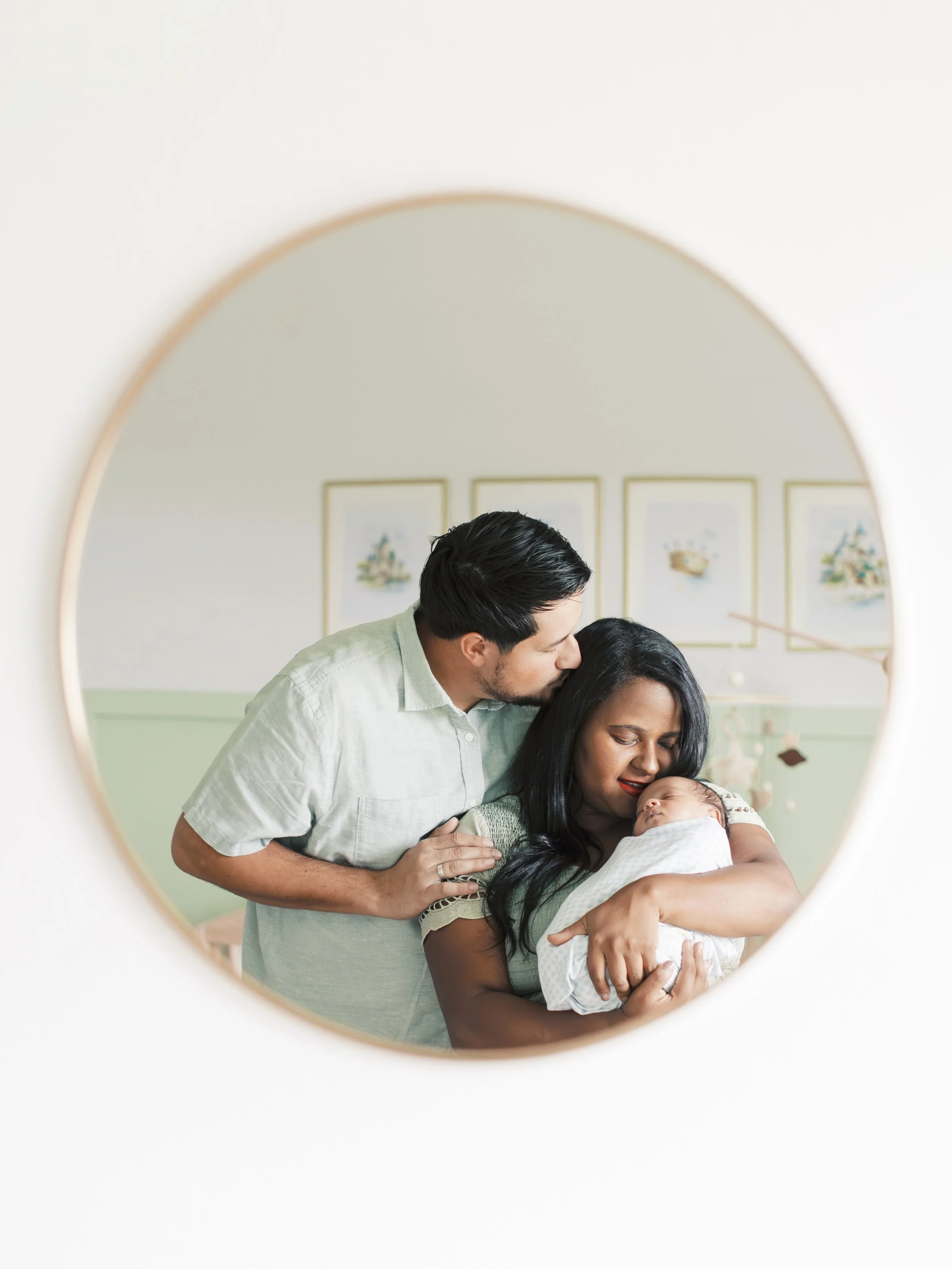 Such a sweet newborn session for a family I absolutely adore 🤍
