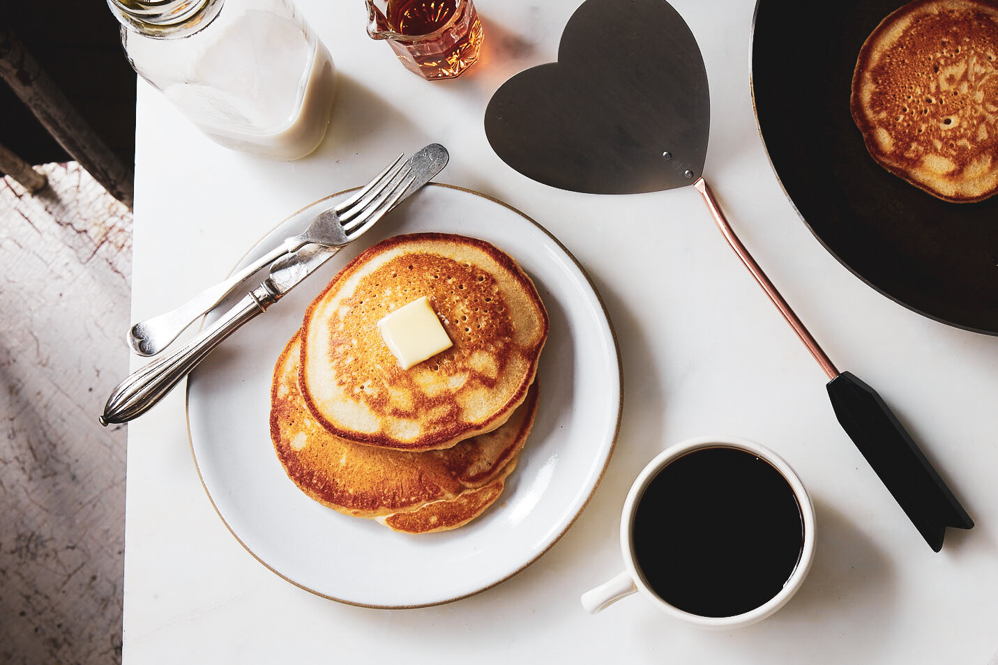 2017-0406_beehive-handmade_heart-pancake-spatula_carousel-v2_bobbi-lin_21830.jpg