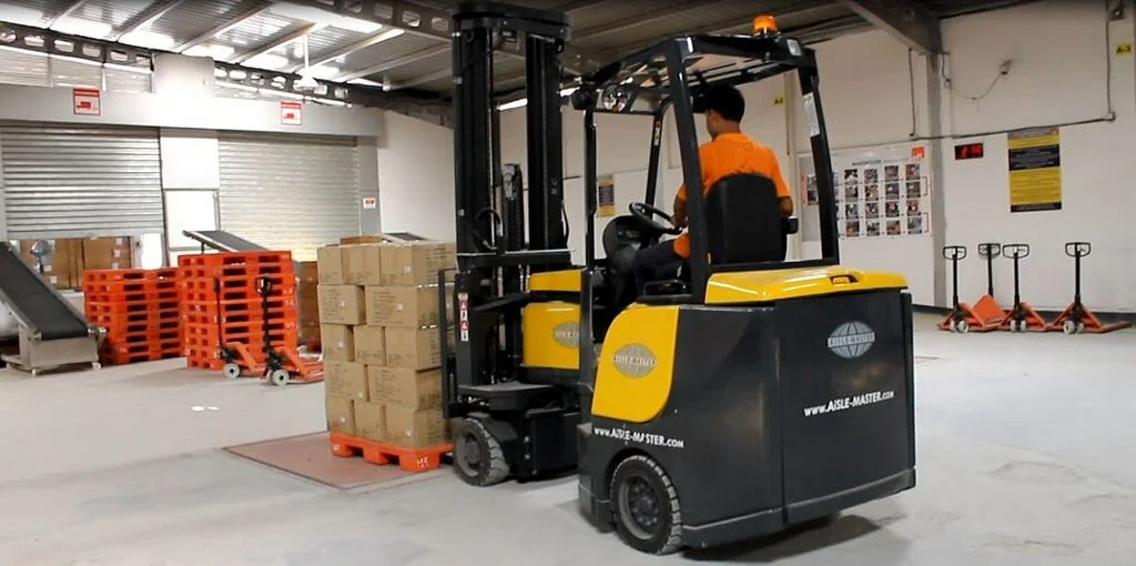 forklift 1.jpg