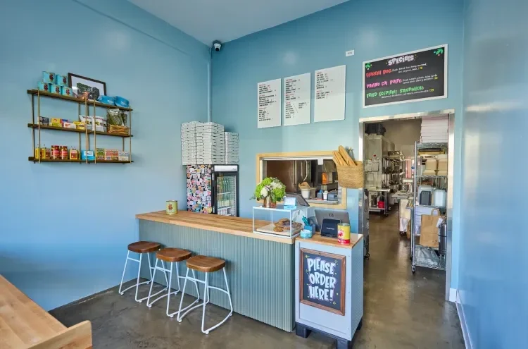 Fiorelli-Pizza-Interior.webp