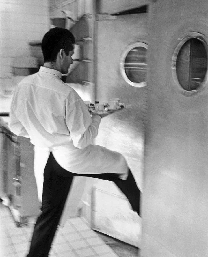 As you come through the Great Hall, you'll see a selection of warm madeleines waiting for you, along with a note left by Chef Samuel before his return to Paris for the holidays to rest - or simply complain in a new time zone.⁠
⁠
#thehouseofselene