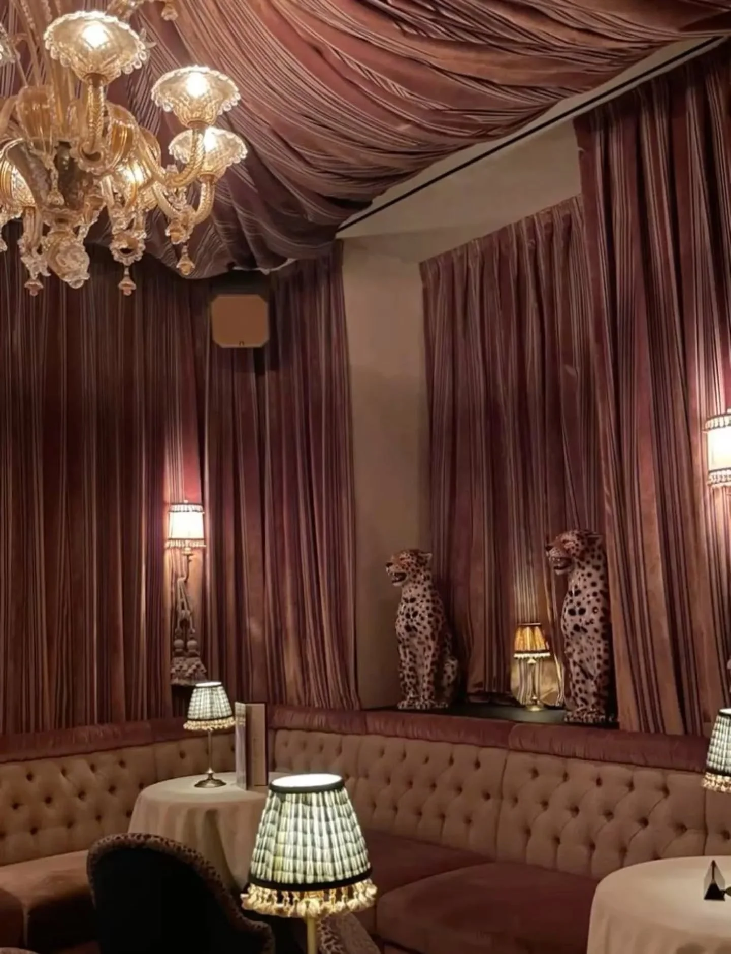 Le Bar Penelope, NYC

#livinginluxury #interiors #art #lifestyle