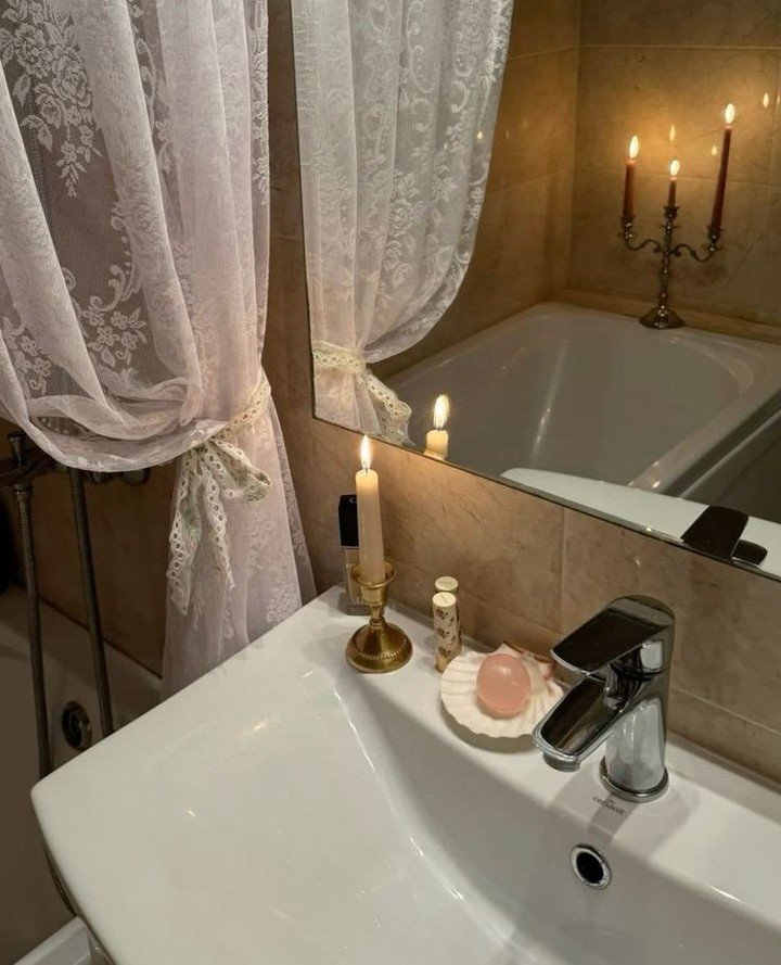 Our Powder Room is more than Selene's Little Shelf of Luxuries or a lifestyle read from our Living IN Luxury division. This blush rose, vanilla-scented space reminds our members to romanticise what is often a very tedious process.⁠
⁠
It's easier to r