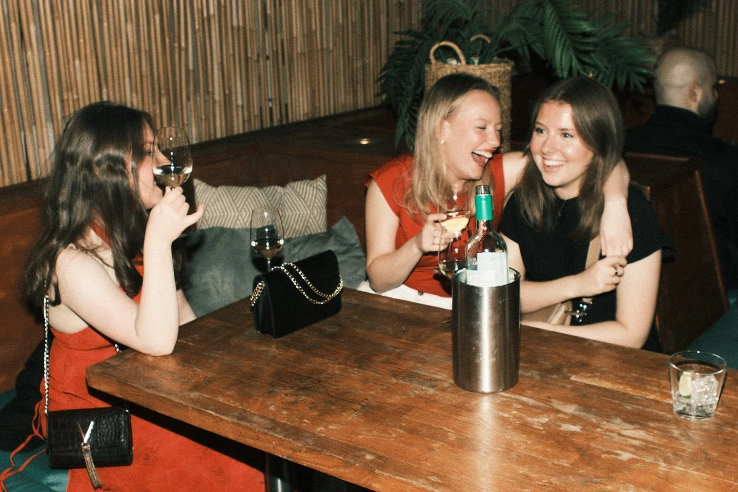 After Work varje fredag mellan 17-22! 
🎉 fri entré
🎉 halva priset i baren
🎉 vi bjuder på wok