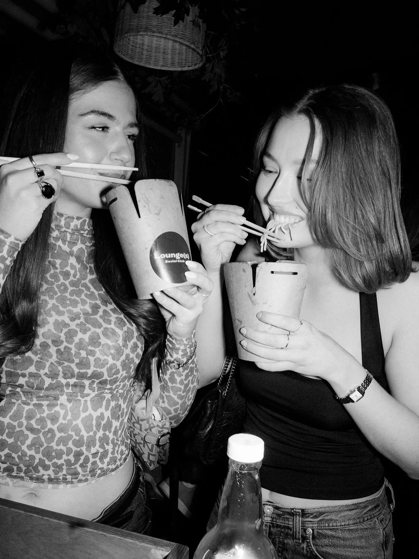 Det är löning och vår After Work håller hus mellan 17:00-22:00! Njut av halva priset i baren, vår egna wok, musik från Dennis Malmsten och fri entré! 
Välkomna🤠