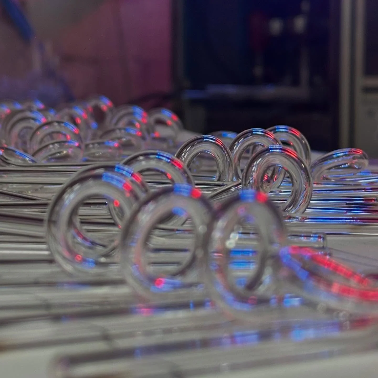 Votre essentiel pour les festivals vient d&rsquo;&ecirc;tre am&eacute;lior&eacute; ! Cette p&rsquo;tit paille en verre borosilicate portable, fournie avec son collier en paracorde, est id&eacute;ale pour ces jolis p&rsquo;tits cocktails 😉 Sirotez de