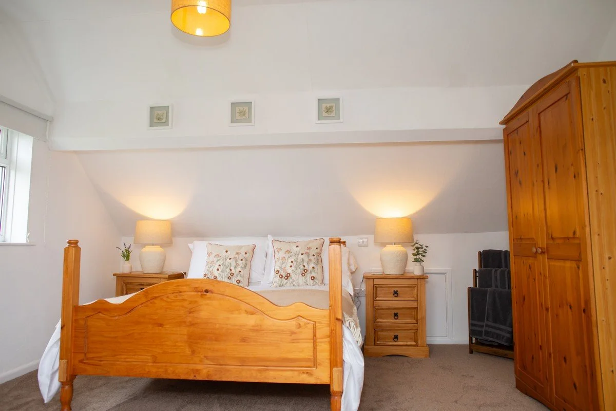 Pared Bach Gwbert Road Cardigan - Pembrokeshire Holiday Co 10.jpg