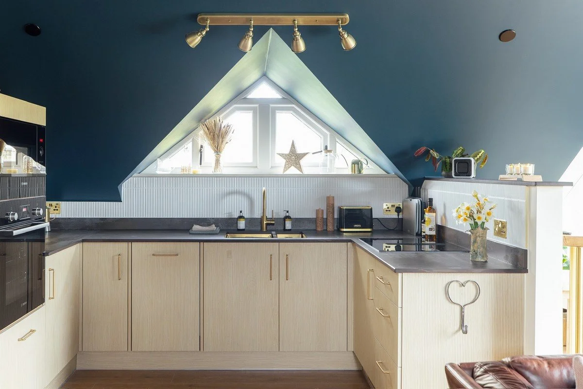 Seren Loft Fronteifi kitchen - Pembrokeshire Holiday Co