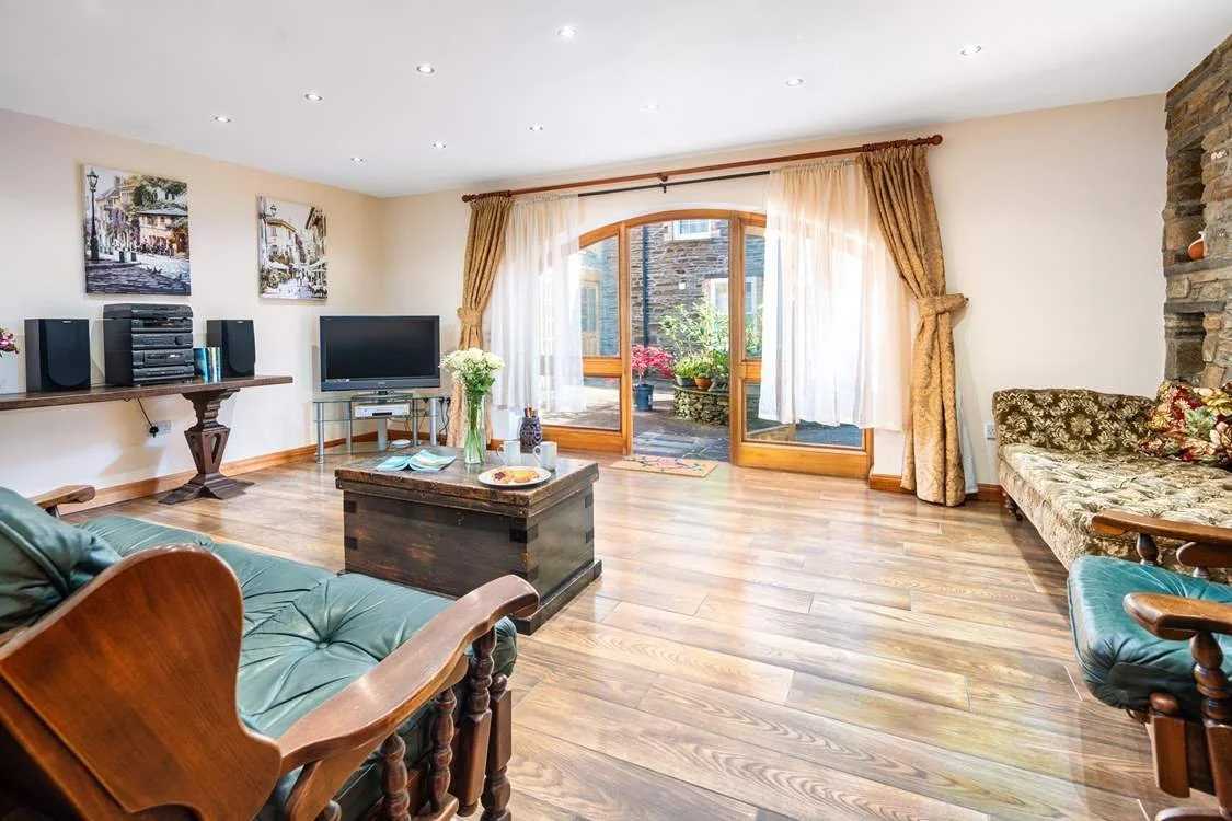 Weavers Rest Holiday Cottage - Pembrokeshire Holiday Co 16.jpg