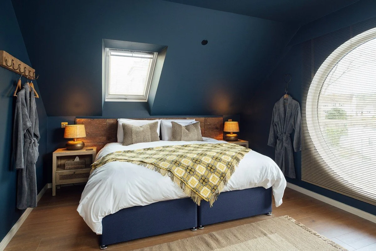 Seren Loft Fronteifi bedroom - Pembrokeshire Holiday Co