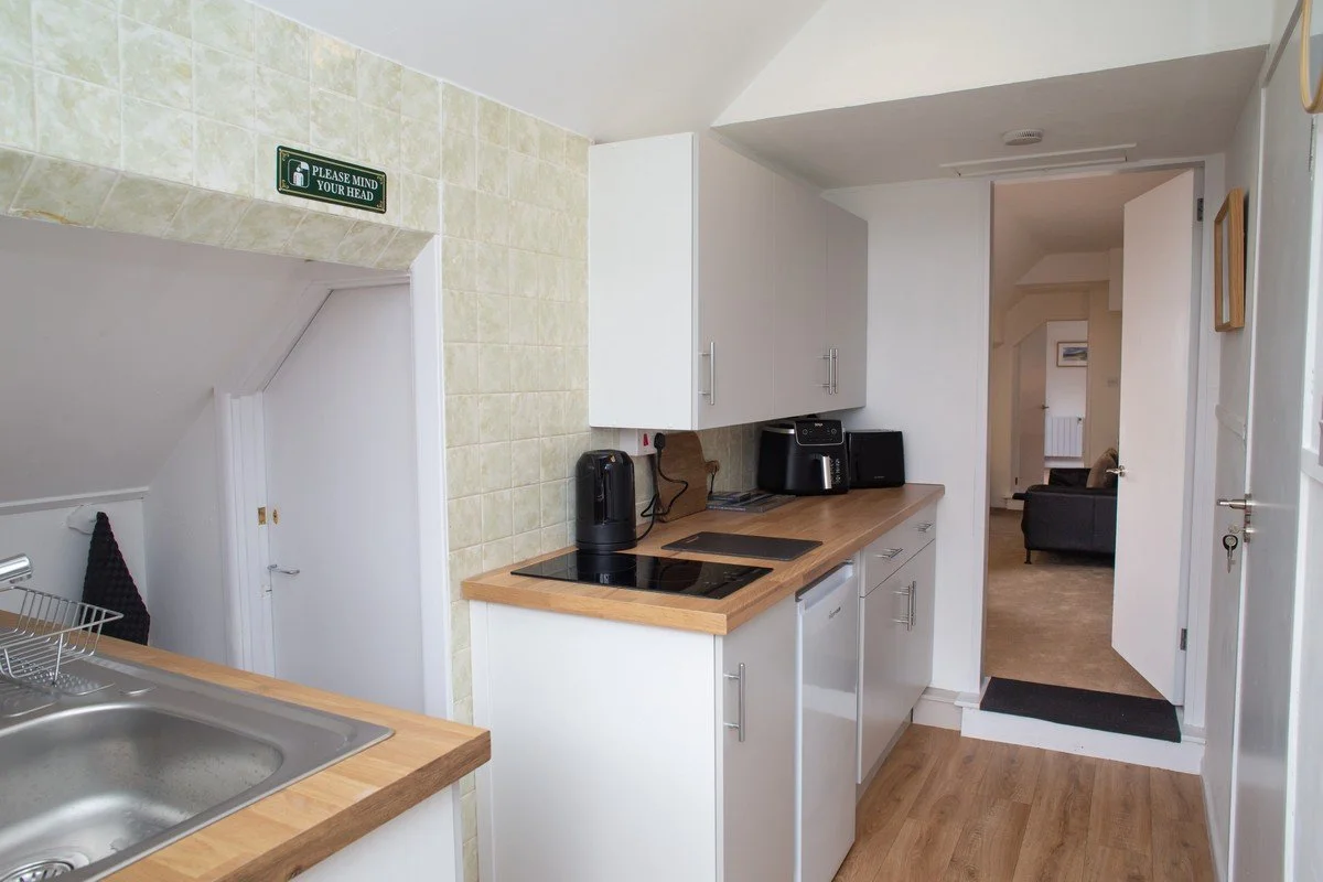 Pared Bach Gwbert Road Cardigan - Pembrokeshire Holiday Co 3.jpg