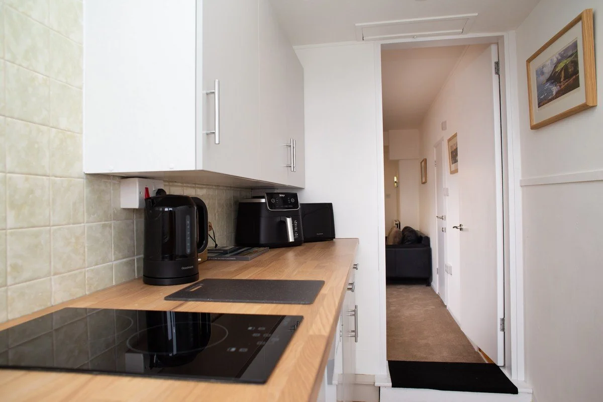 Pared Bach Gwbert Road Cardigan - Pembrokeshire Holiday Co 5.jpg