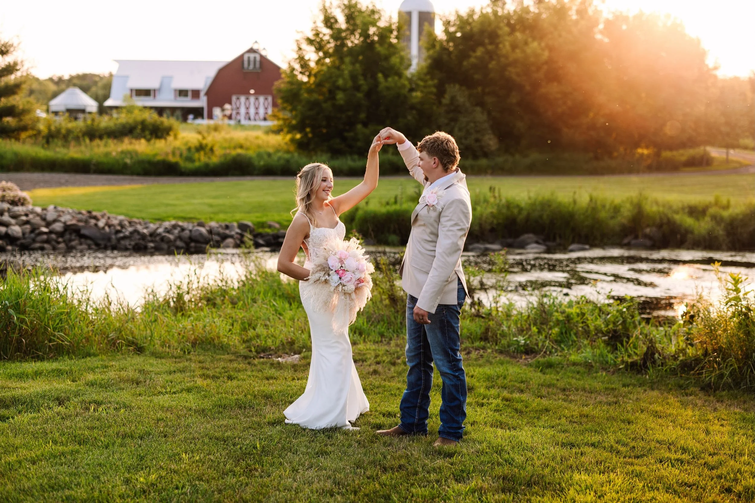 Aili + Nate&rsquo;s 💍 absolutely perfect day at @kniferiverplace ☀️ (why isn&rsquo;t there a barn emoji?) PS swipe to see Nate&rsquo;s amazing first look reaction 🥹