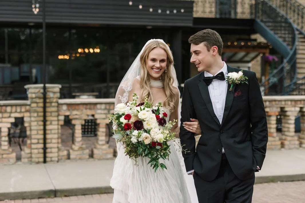 Emmy + John at @thebrozeventvenue 💍 truly could not get enough of this gorgeous day!